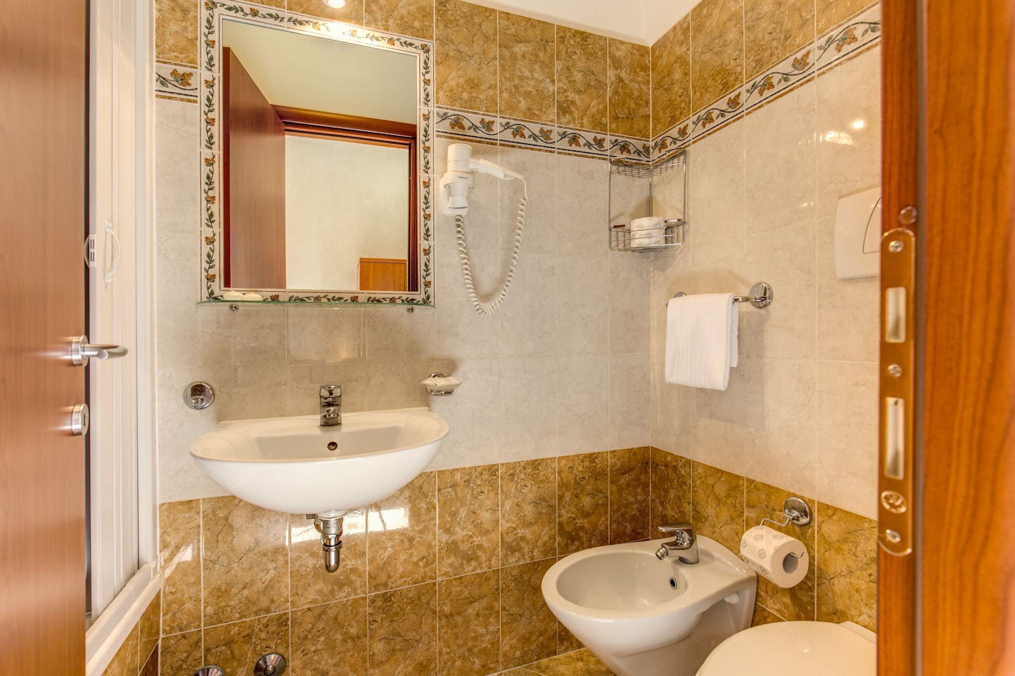 Centro Cavour 3* Roma
