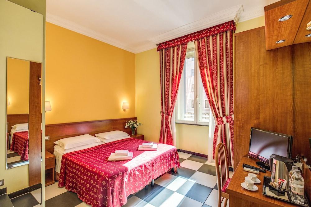 Centro Cavour Hotel 3*